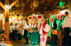 Prague: Folkloric Dinner Show with Unlimited Drinks